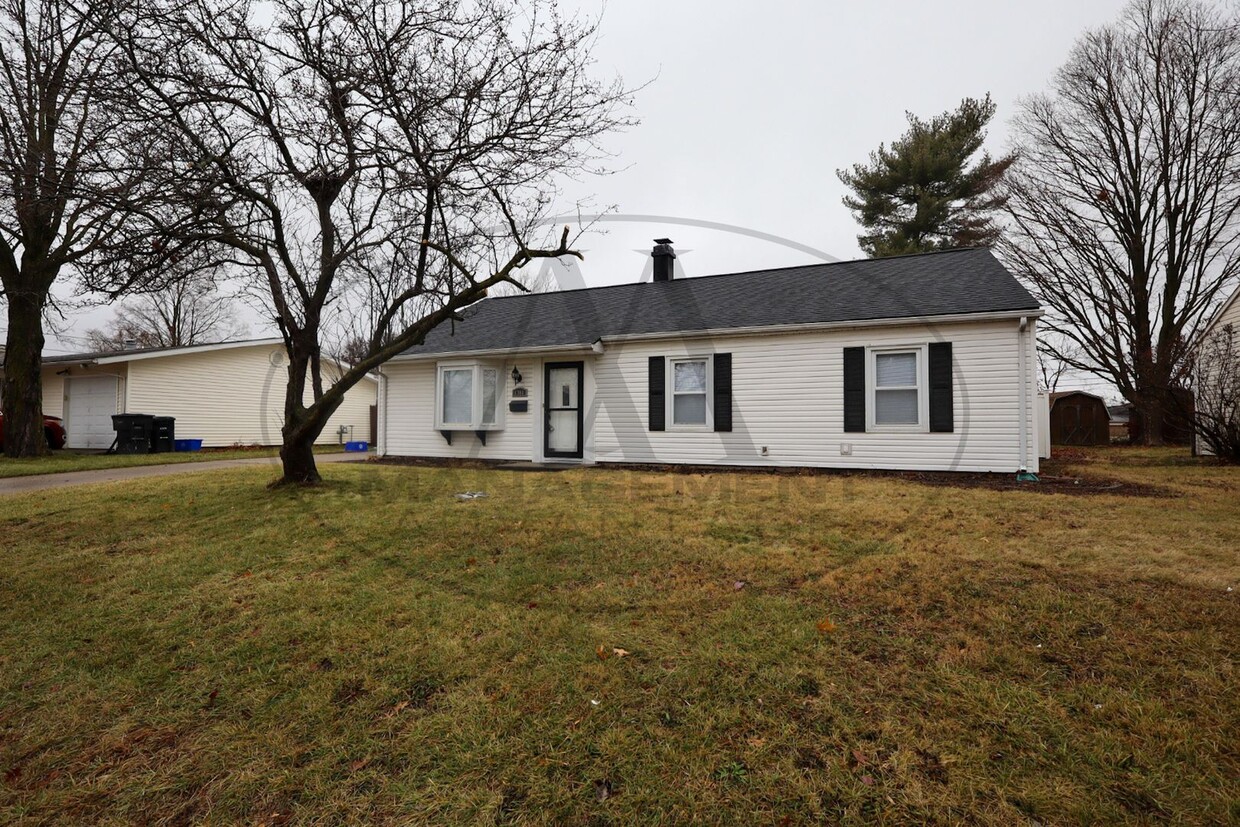 Primary Photo - 3 Bedroom Single Family Home with Fence