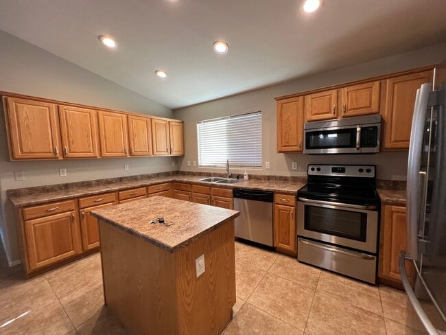 Foto del edificio - Priced for a November move-in ~Augusta Ran...