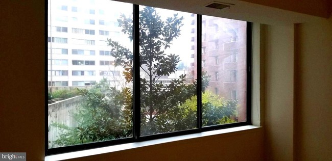 Foto del edificio - 4550 N Park Ave