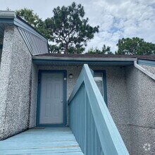 Building Photo - 910 Brett Dr