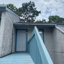 Building Photo - 910 Brett Dr