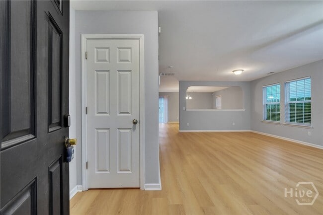 Building Photo - 50 Lake Shore Blvd