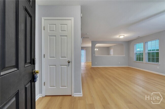 Foto del edificio - 50 Lake Shore Blvd