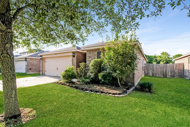 Building Photo - 2107 Golden Topaz Dr