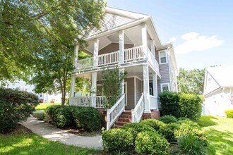 Building Photo - 3156 Iberville Way