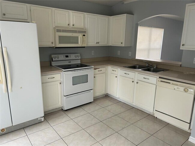 Building Photo - 12730 Adventure Dr