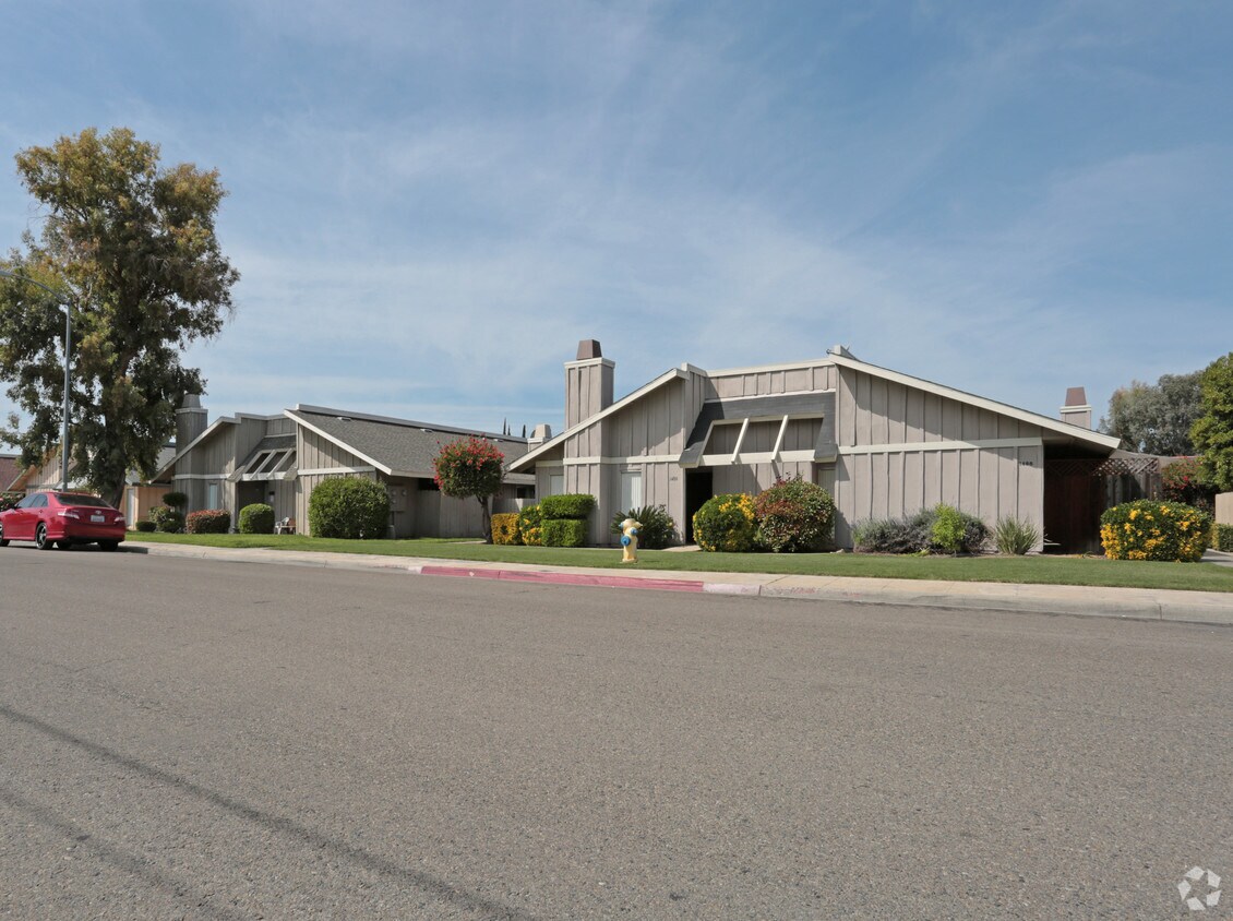 1406 DeWitt Ave, Clovis, CA 93612 Apartments in Clovis, CA