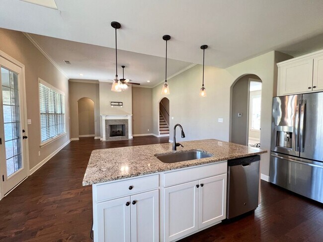 Foto del edificio - 5607 Pinetree Loop E