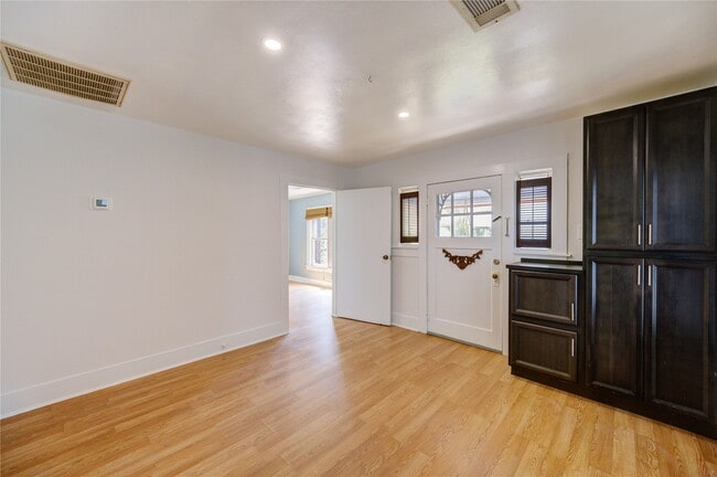 Building Photo - 511 Fugate St