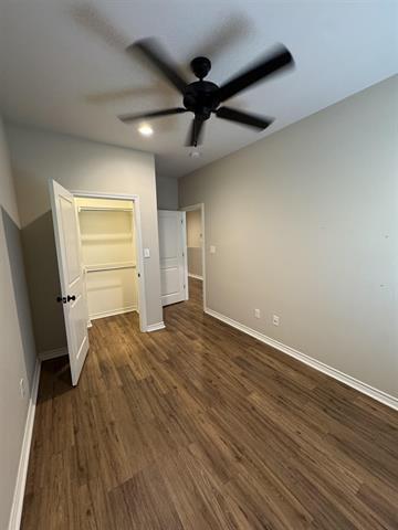 Foto del edificio - 5670 Shadowbend Cir N