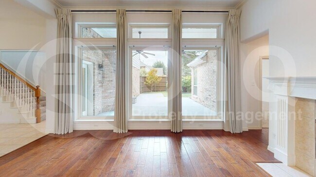 Foto del edificio - 1219 Bridgeway Ln