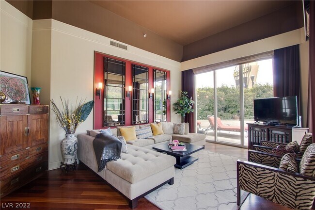 Foto del edificio - 2877 Paradise Rd