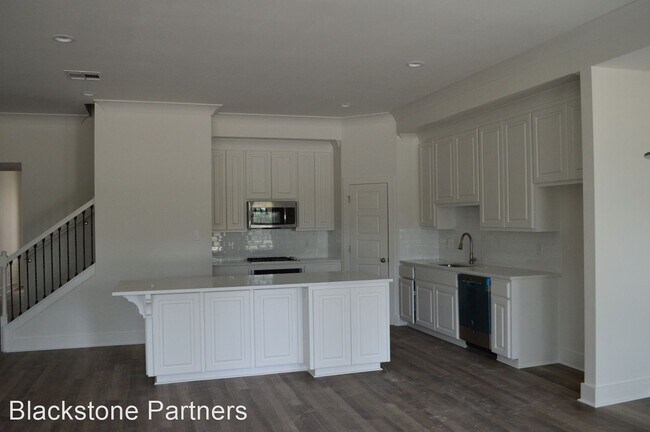 Building Photo - 4 br, 3 bath House - 9056 Stonecroft Ave