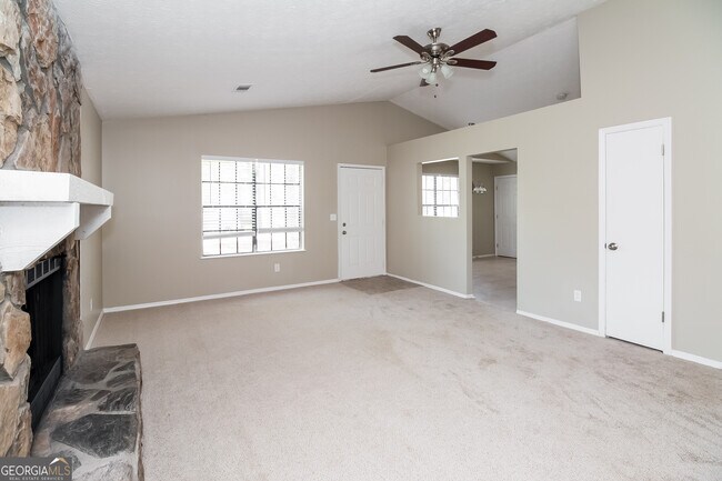 Foto del edificio - 5660 Pine Meadows Ct