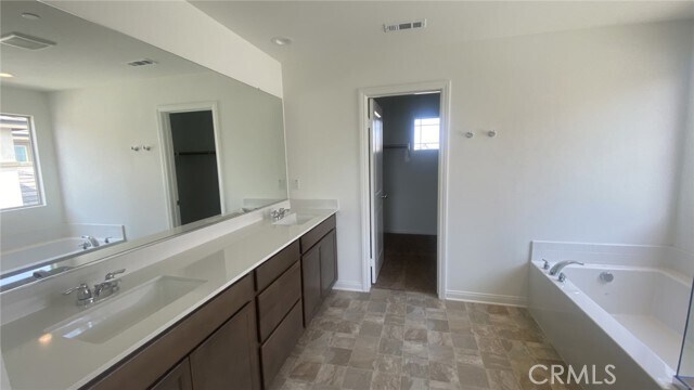 Foto del edificio - 743 Pinehurst St