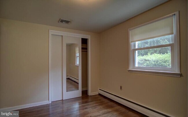 Foto del edificio - 1223 Township Line Rd