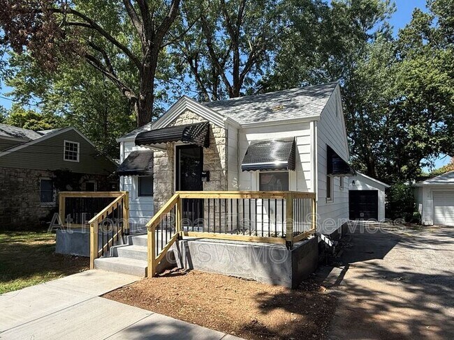 Building Photo - 1111 S Ferguson Ave