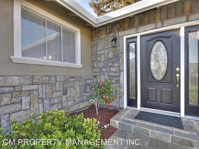 Foto del edificio - 3 br, 2 bath House - 1761 W. Campbell Avenue