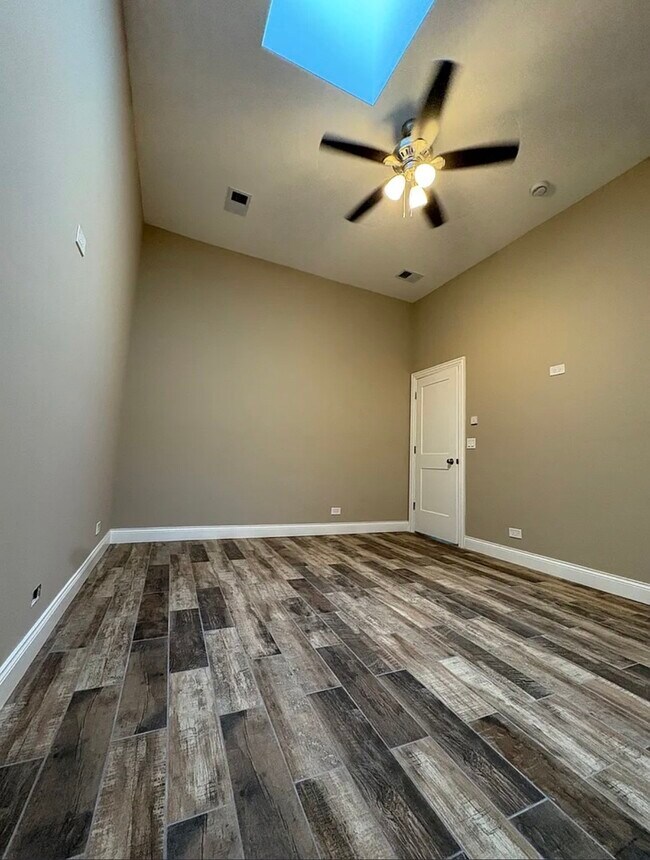 Foto del edificio - 3301 W Evergreen Ave