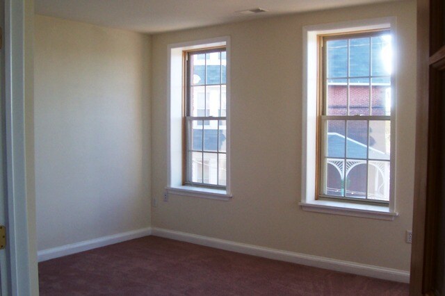 Building Photo - 3100 Mount Vernon St