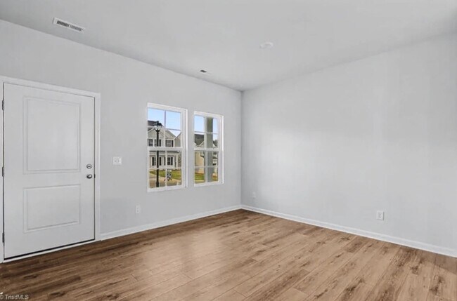 Foto del edificio - Stunning Brand New Construction in Winston Salem!