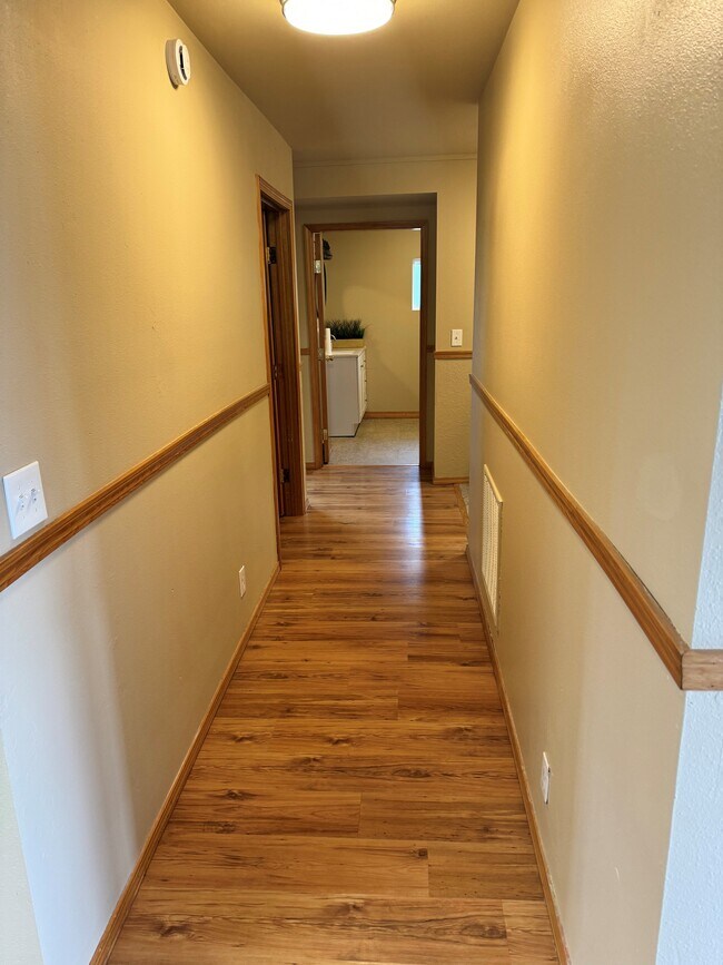 Building Photo - 37 ID-57