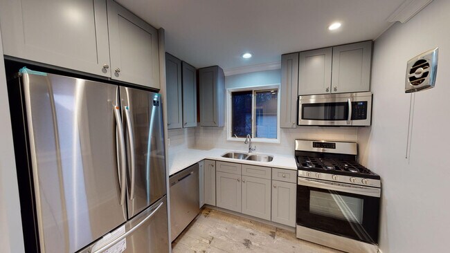 Foto del edificio - 59 Golfview Rd