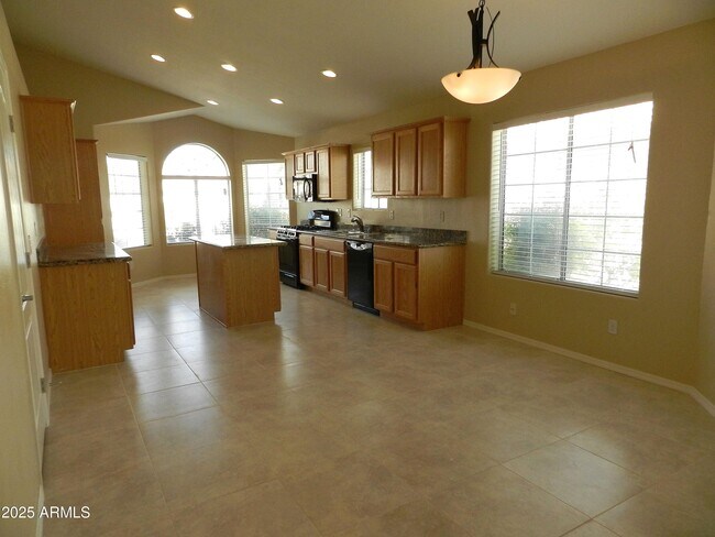 Building Photo - 13191 W Alvarado Cir