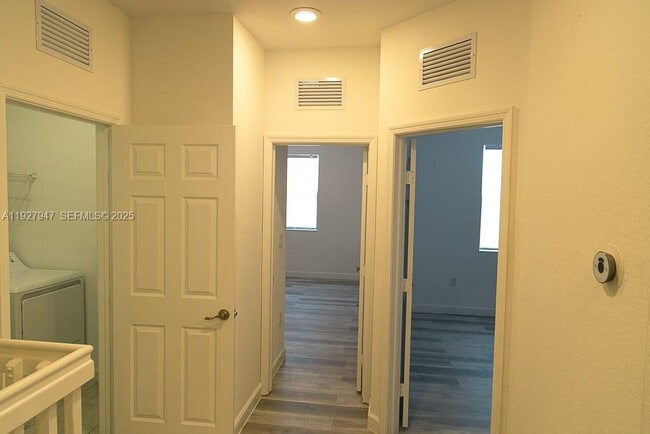 Foto del edificio - 3434 W 104th Terrace