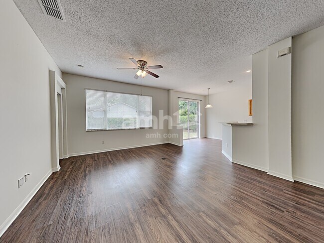 Foto del edificio - 2722 Cullens Ct