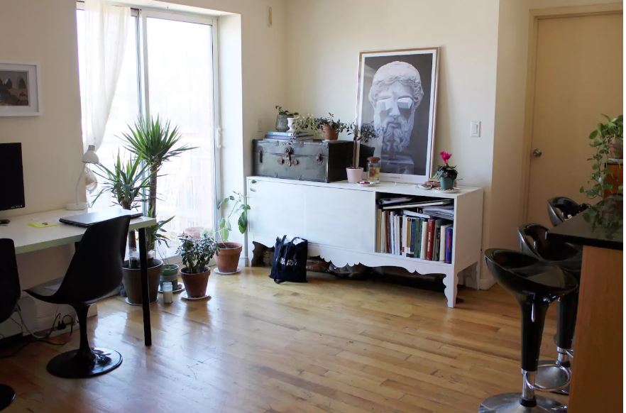 Living Room - 970 41st St