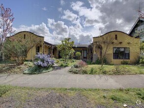 Building Photo - 5244-5308 NE Wistaria Drive