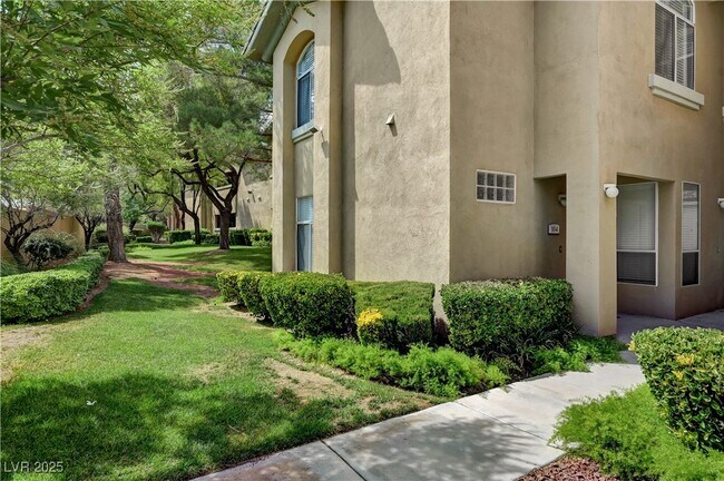 Building Photo - 8733 Red Brook Dr