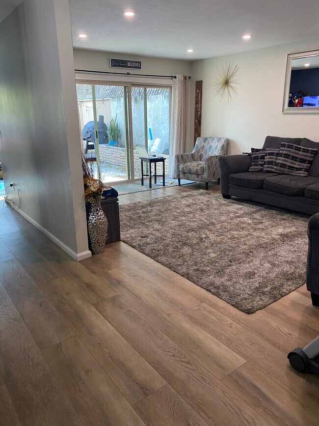 Building Photo - 3687 Cactusridge Ct