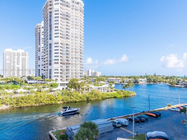 Foto del edificio - 20505 E Country Club Dr