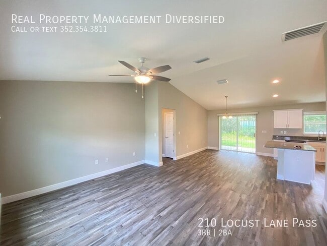 Foto del edificio - 210 Locust Lane Pass