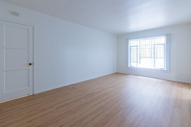 Foto del edificio - 729 Gayley Ave