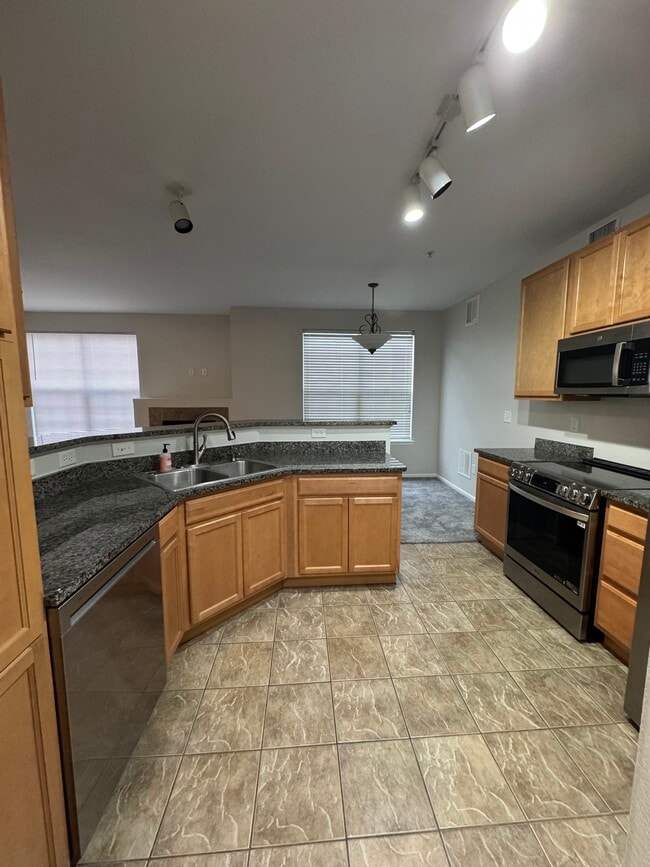 Kitchen - 17520 Nature Walk Trl