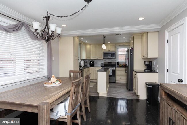 Foto del edificio - 582 Fairway Terrace