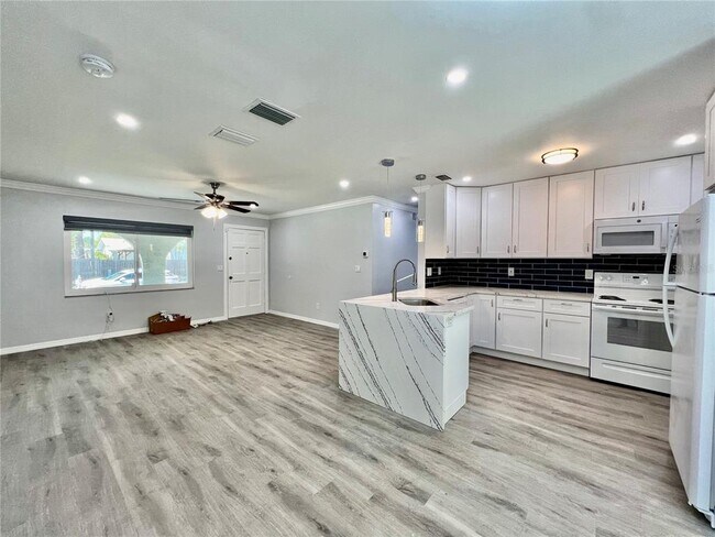 Foto del edificio - 1375 Amberlea Dr S