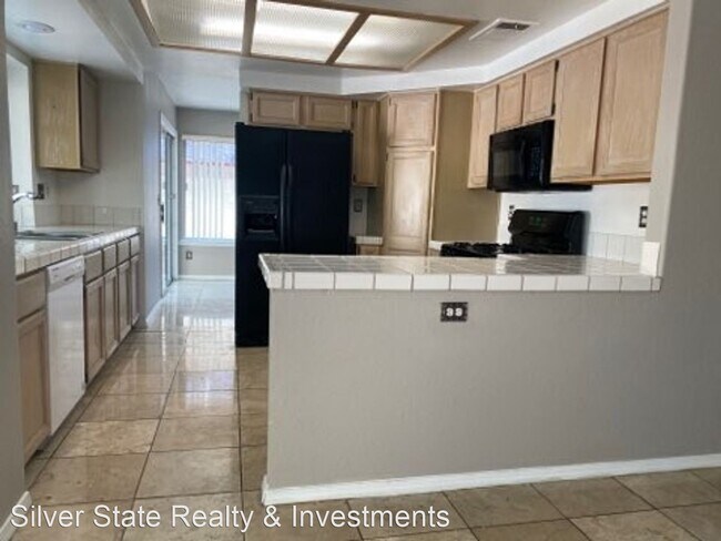 Foto del edificio - 2116 Feather Bush St