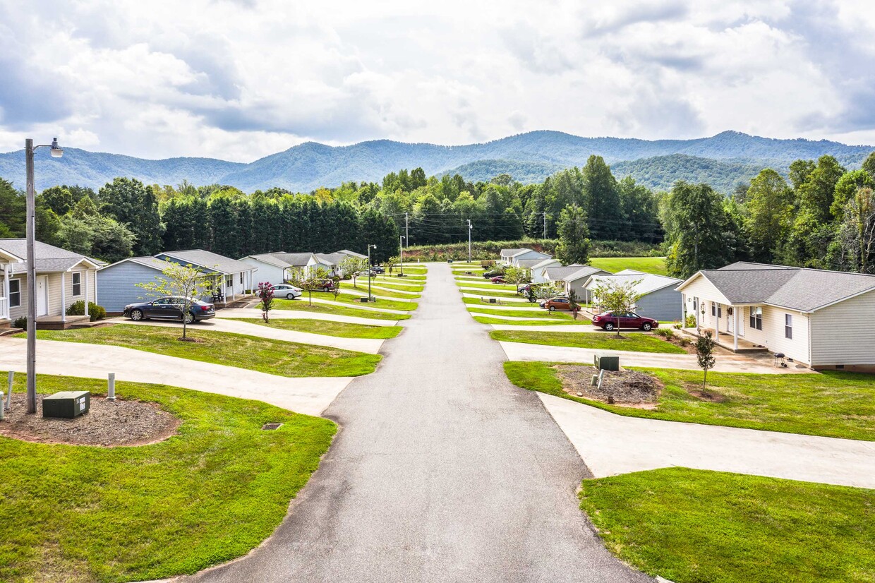 Primary Photo - South Mountain Apartments