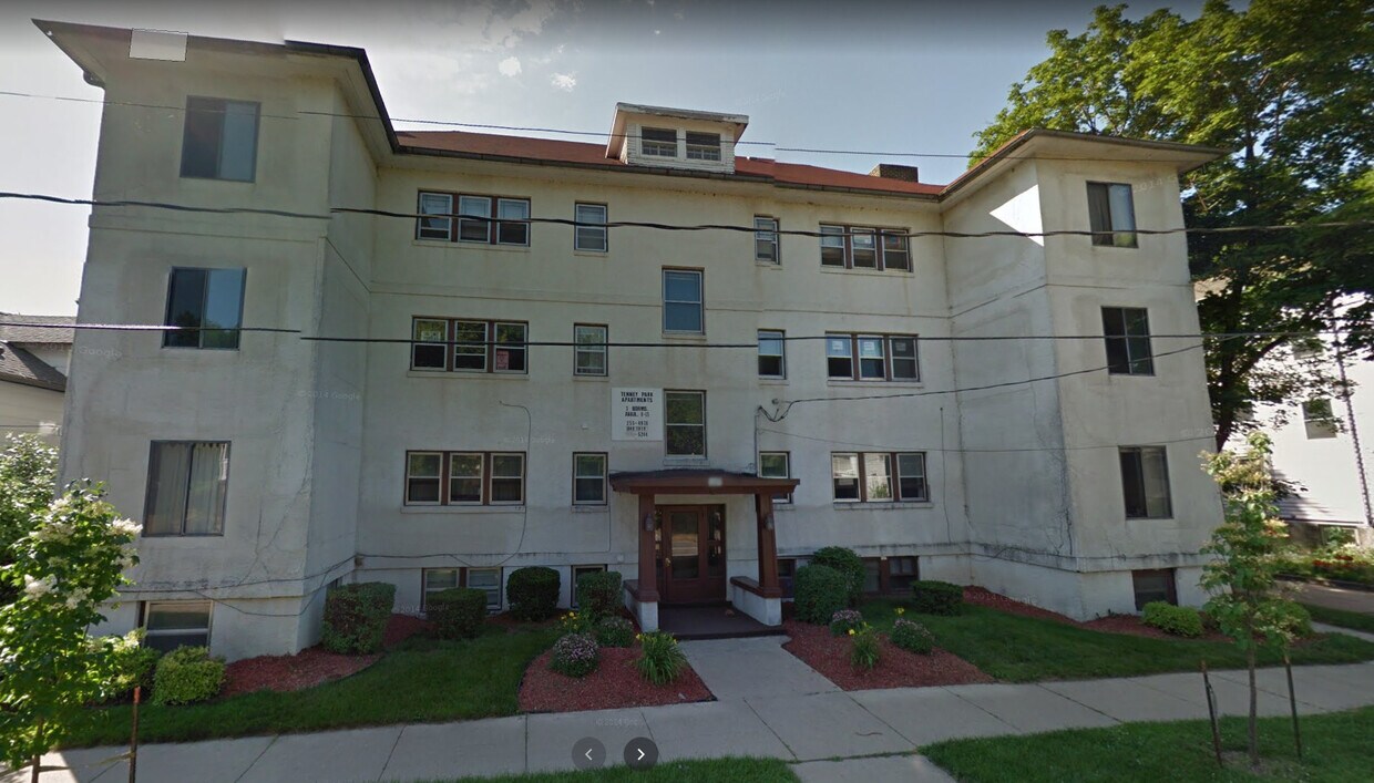 Primary Photo - 1129 Elizabeth St