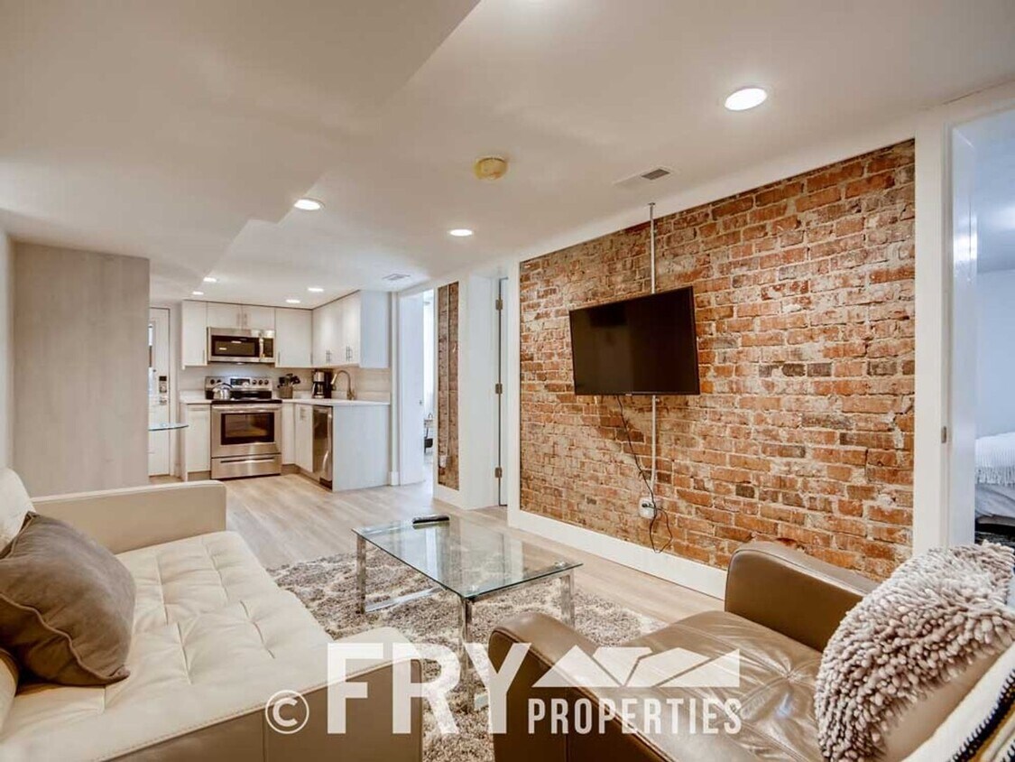 Primary Photo - 3248 Alcott Street