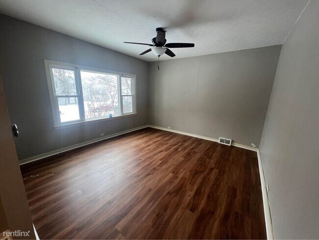 Building Photo - 3 br, 1 bath House - 1522 East Madison Street