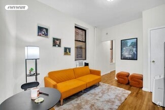 Building Photo - 230 E 25th St
