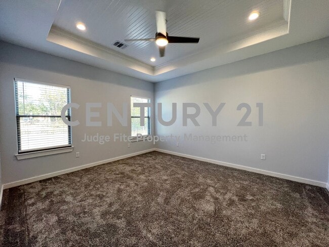 Building Photo - Modern 3/2/2 in Granbury Ready For Rent!