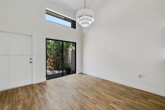 Building Photo - 10516 SW 112th Ave