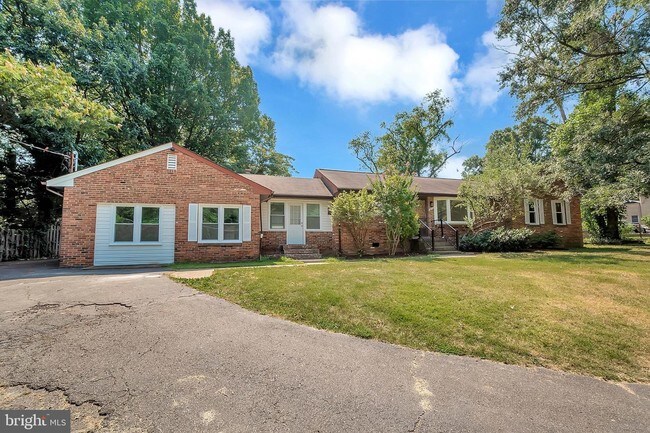 Building Photo - 5825 Piedmont Dr