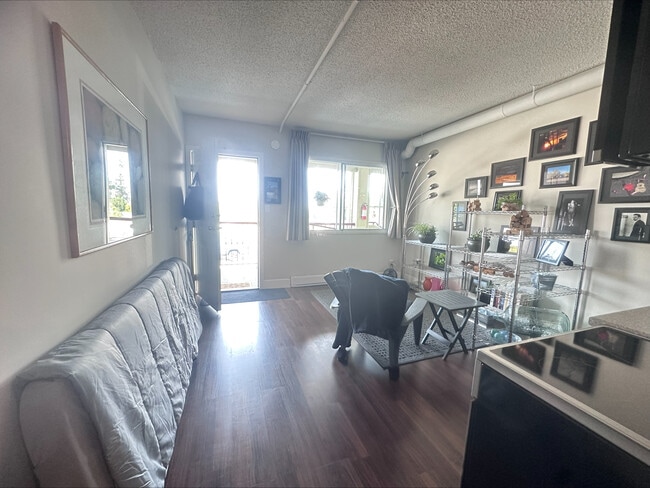 Building Photo - 1500 Dogwood St